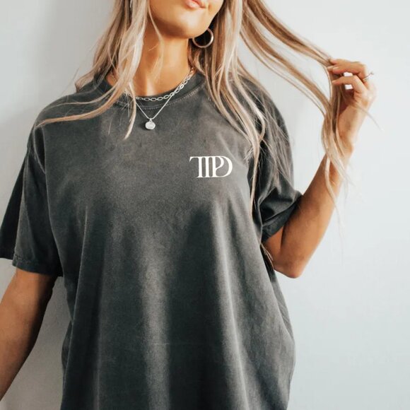 NWOT The Smallest Man Who Ever Lived Bridge T-Shirt - Picture 2 of 7